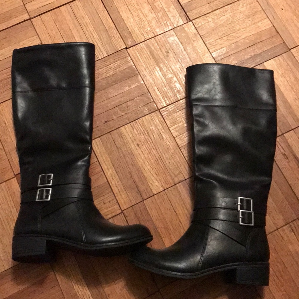 Black boots